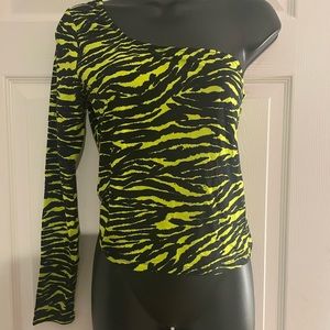 Brand new one sleeve top
